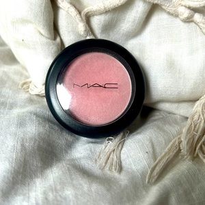 MAC Well Dressed blush